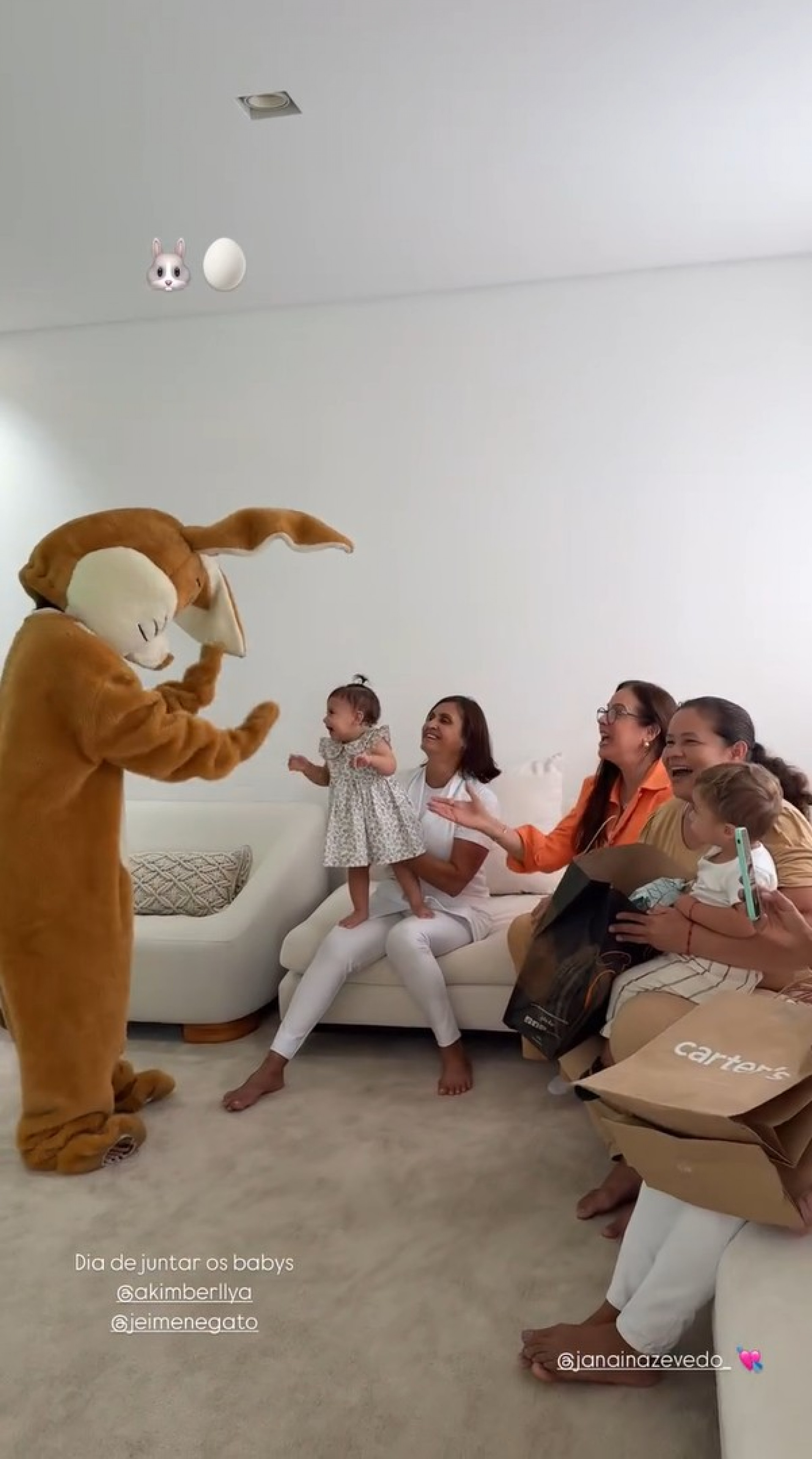 Amanda Kiberlly se fantasia de coelhinho da Páscoa para filha com Neymar - Reprodução / Instagram