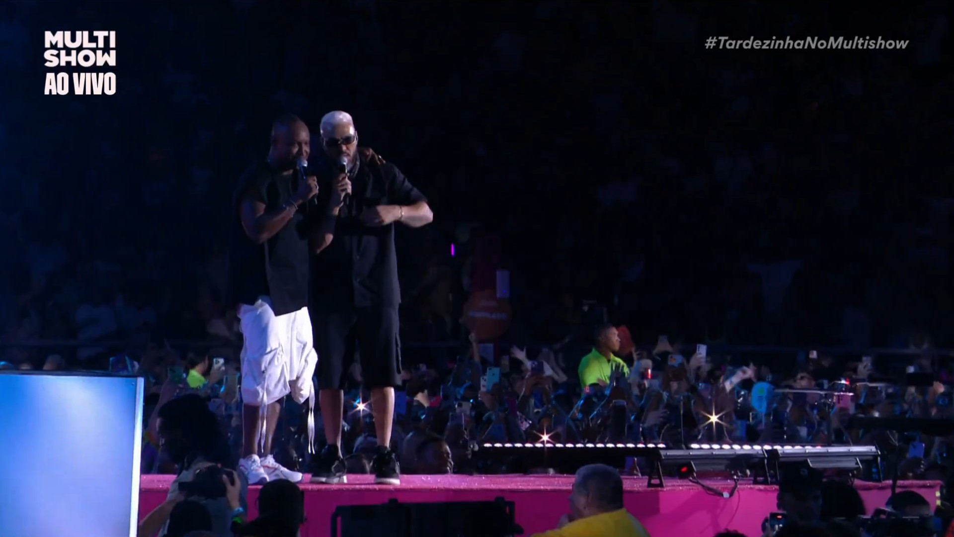 Thiaguinho e Belo levam plateia da 'Tardezinha' à loucura no Engenhão  - Reprodução / Multishow