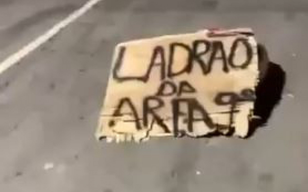 Corpo encontrado na Avenida Ministro Edgar Romero, em Madureira