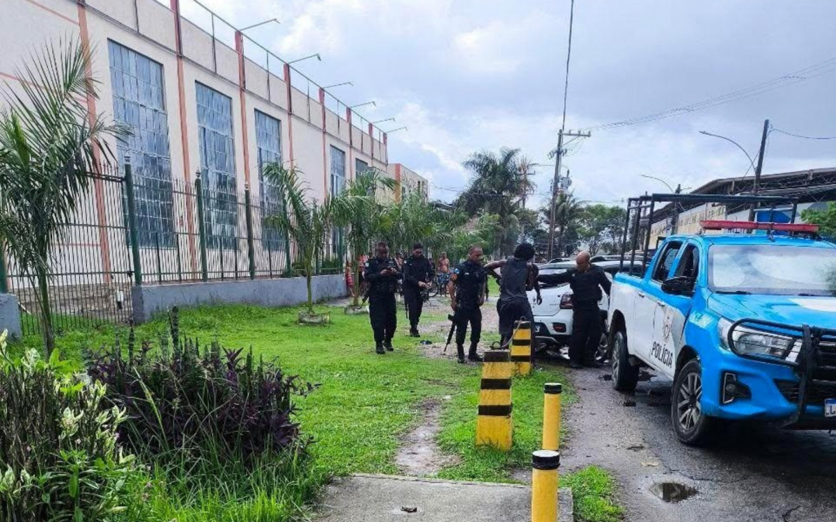 O tiroteio aconteceu durante uma ação para coibir a disputa entre facções rivais na região