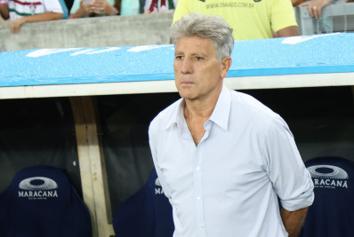 Renato lamenta empate do Fluminense e reclama de pênalti em Arias: 'Inaceitável'