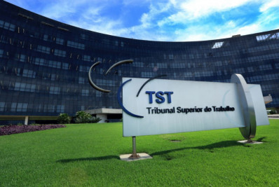 Processos do modelo 'PJ' que pedem vínculo de emprego crescem 57% em 2024