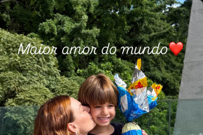 Isis Valverde prepara brincadeira de Páscoa para o filho, Rael