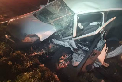 Mulher morre após colisão entre dois carros no interior da Paraíba