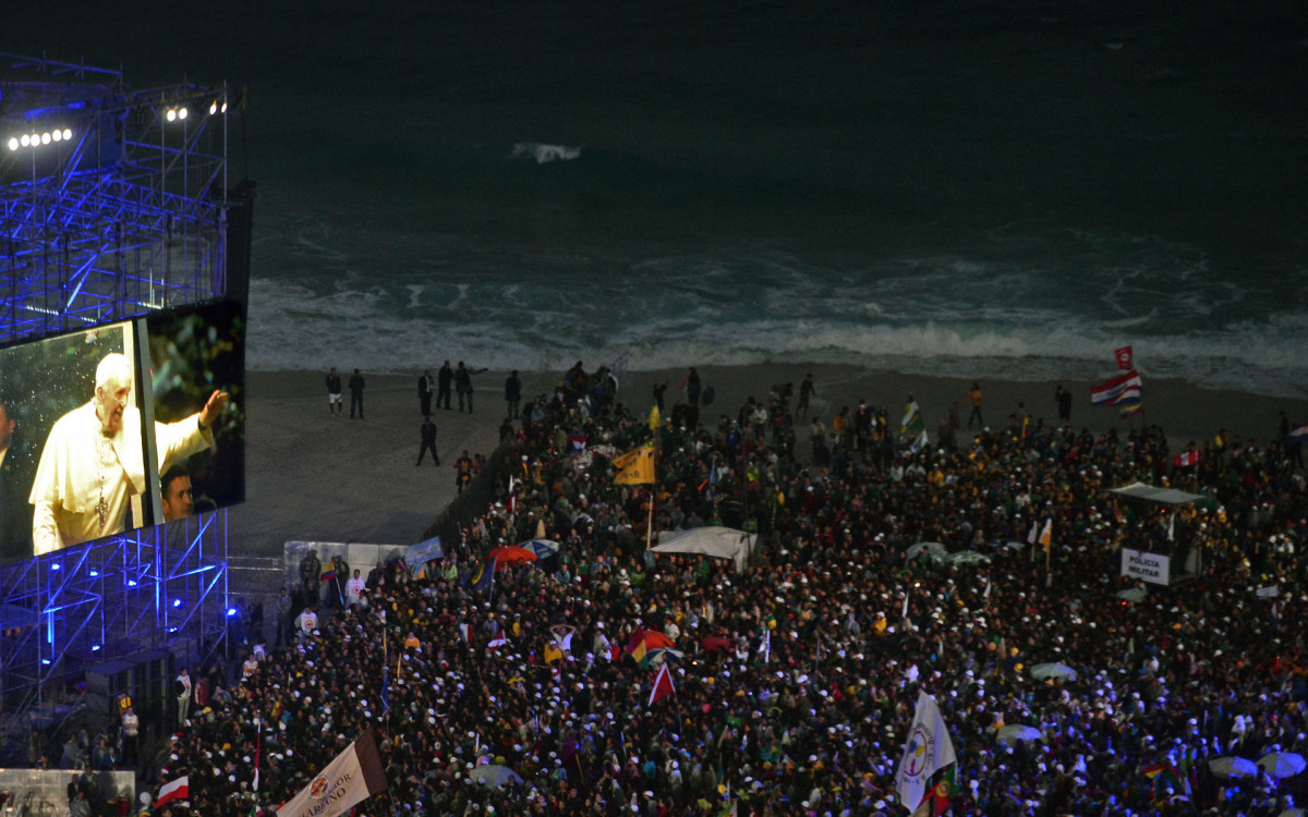 Mais de três milhões de pessoas se reuniram na Praia de Copacabana na a Jornada Mundial da Juventude, em 2013