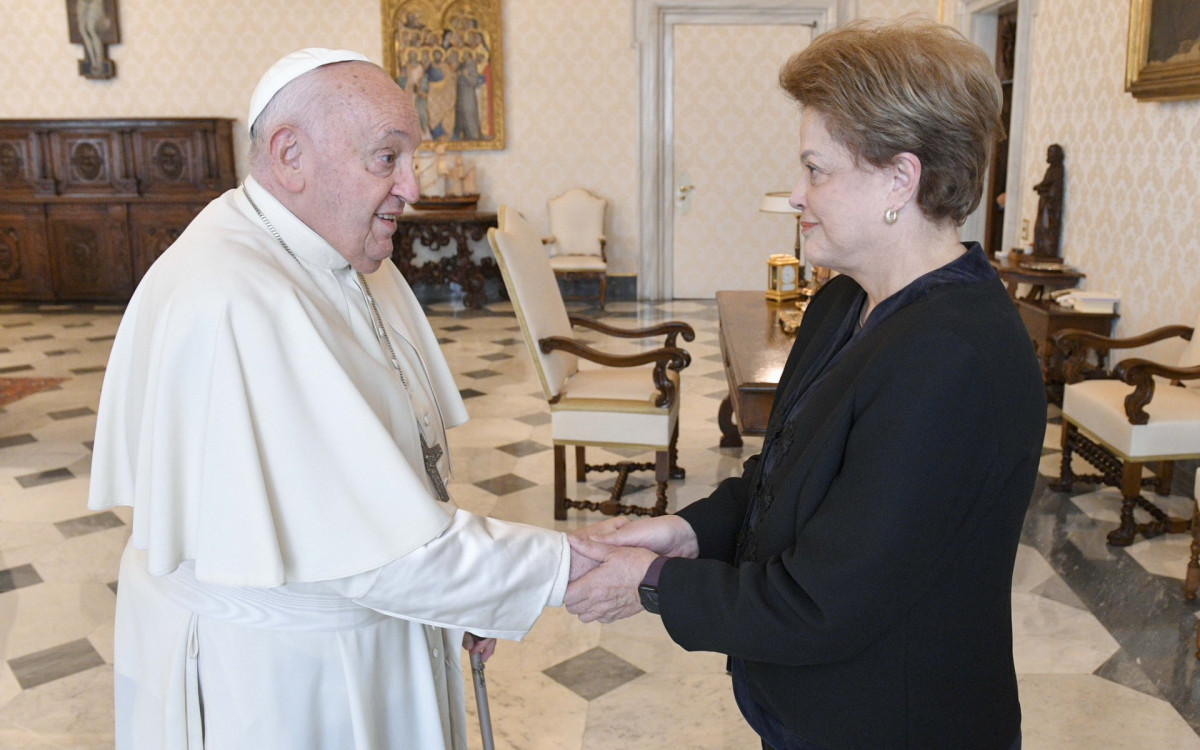 Dilma Rousseff durante encontro com o papa Francisco