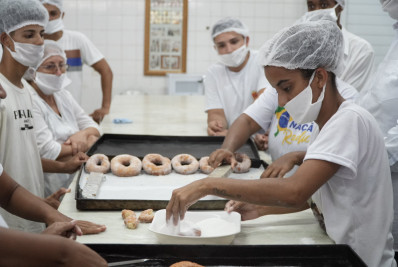 Aulas na Padaria Escola seguem a todo vapor