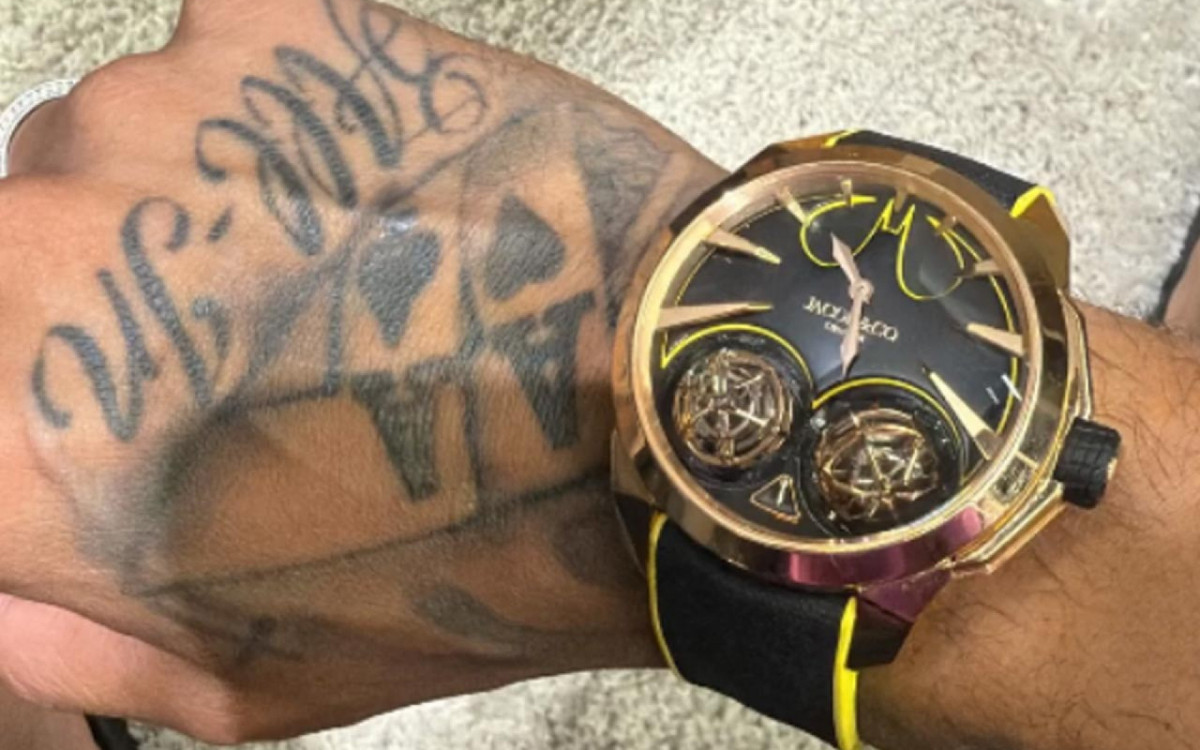 Nova aquisi&ccedil;&atilde;o! Neymar compra Porsche personalizado de mais de R$ 2 milh&otilde;es