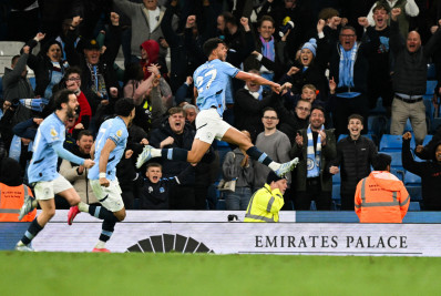 City vence o Aston Villa no final e se aproxima de vaga na Liga dos Campeões