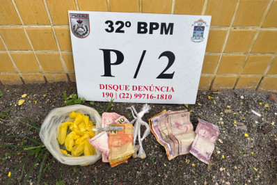 Polícia Militar apreende drogas e detém dois menores na Favela da Linha, em Macaé