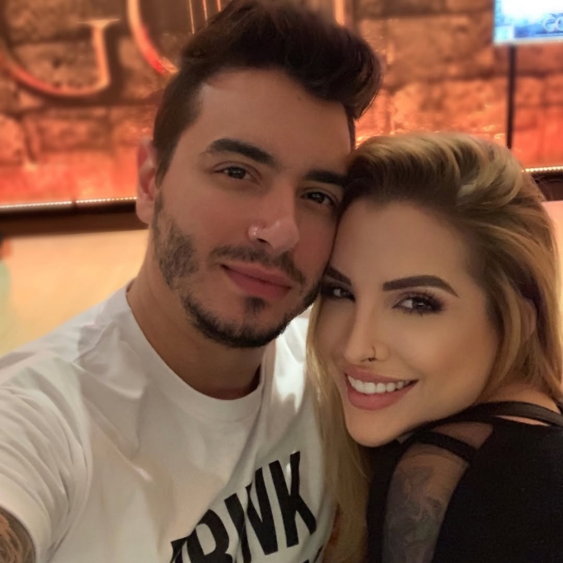 Ex-BBB Clara anuncia fim do casamento com Giu Daga  - Reprodução do Instagram