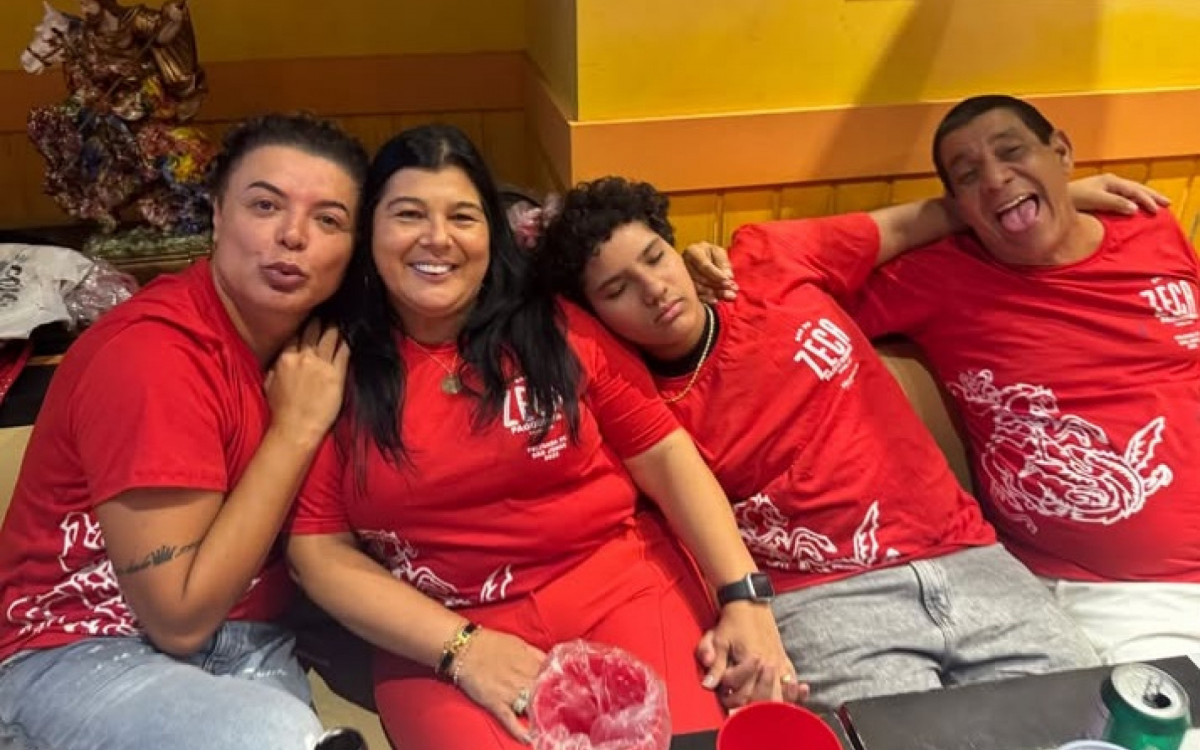 David Brazil com Zeca Pagodinho na tradicional Feijoada de São Jorge - Reprodução/Instagram