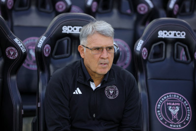 Santos prioriza ex-treinador do Barcelona e tem Diniz como 'Plano B'