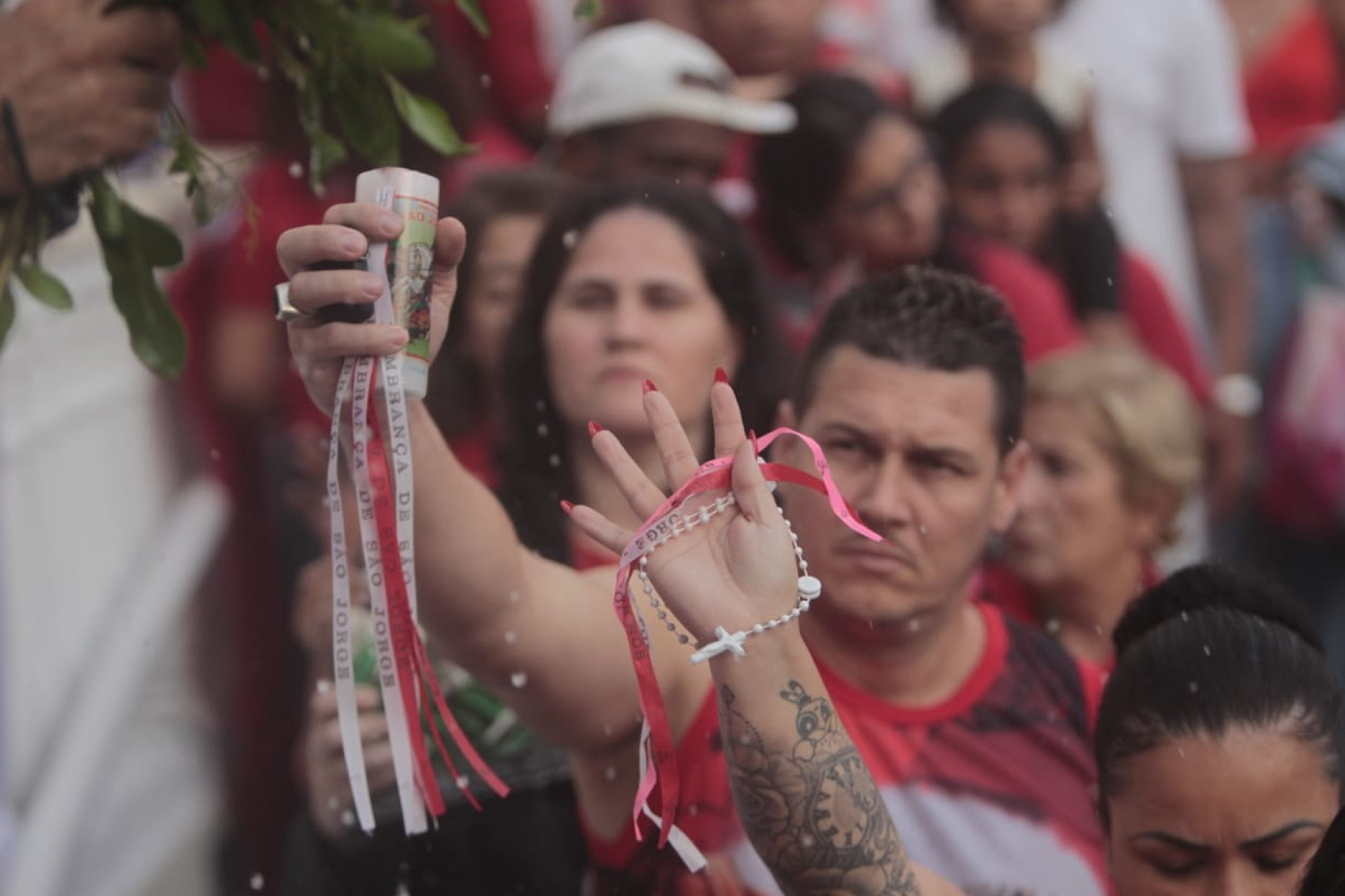 Fiéis compareceram à igreja em Quintino pelo Dia de São Jorge - Reginaldo Pimenta/Agência O Dia