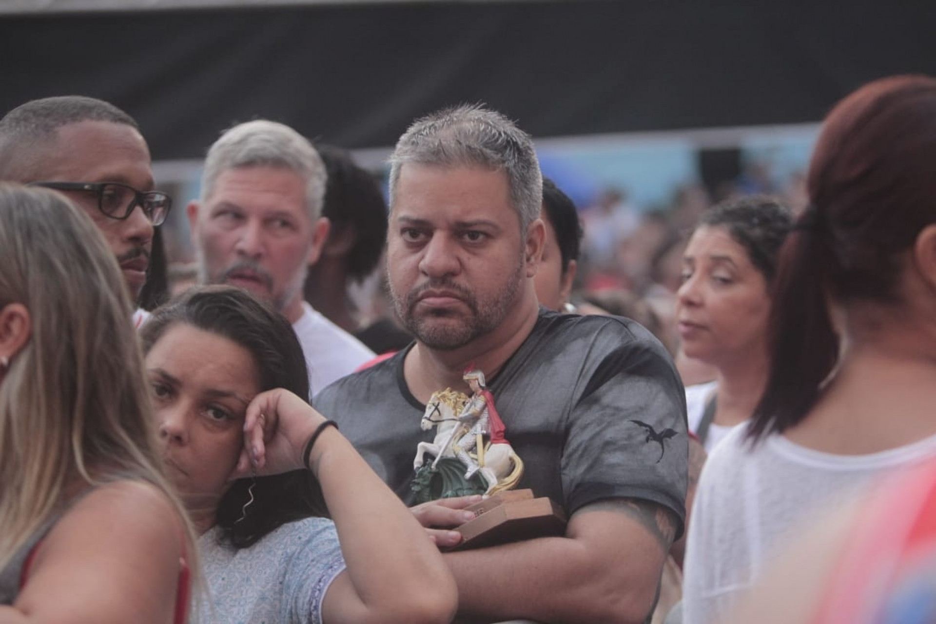 Fiéis compareceram à igreja em Quintino pelo Dia de São Jorge - Reginaldo Pimenta/Agência O Dia