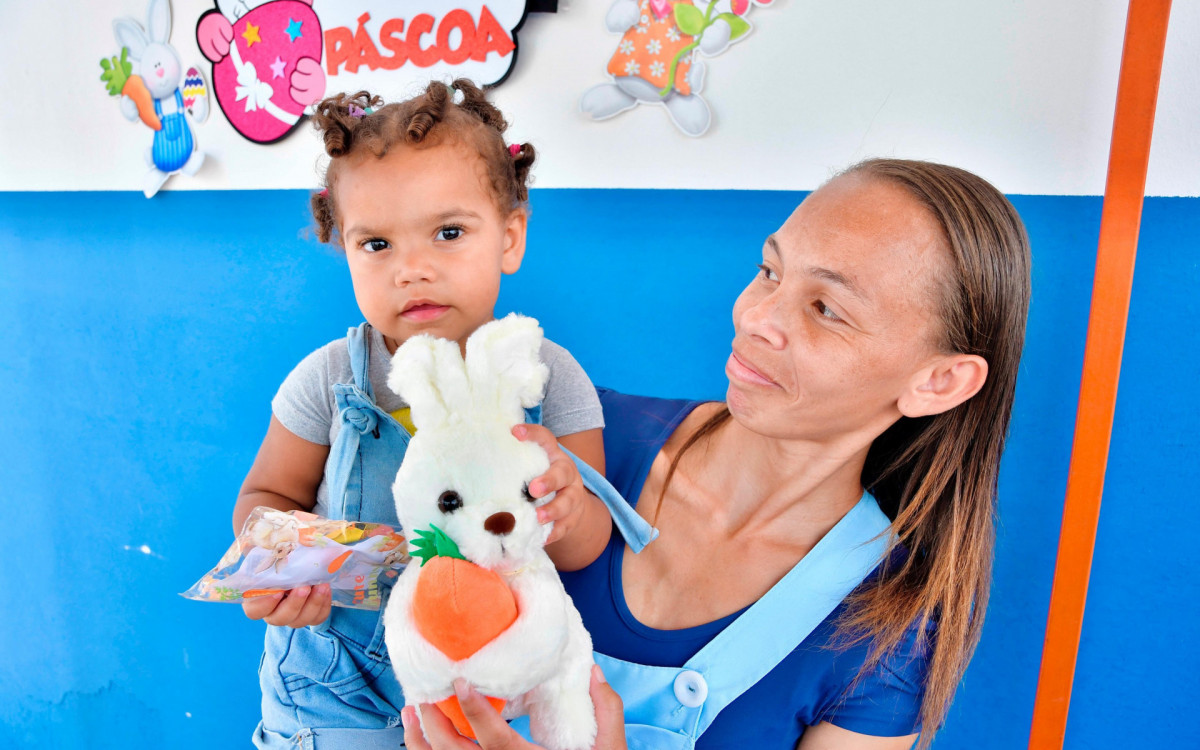 Paula Marins levou a filha Valentina de dois anos para se consultar e gostou da surpresa