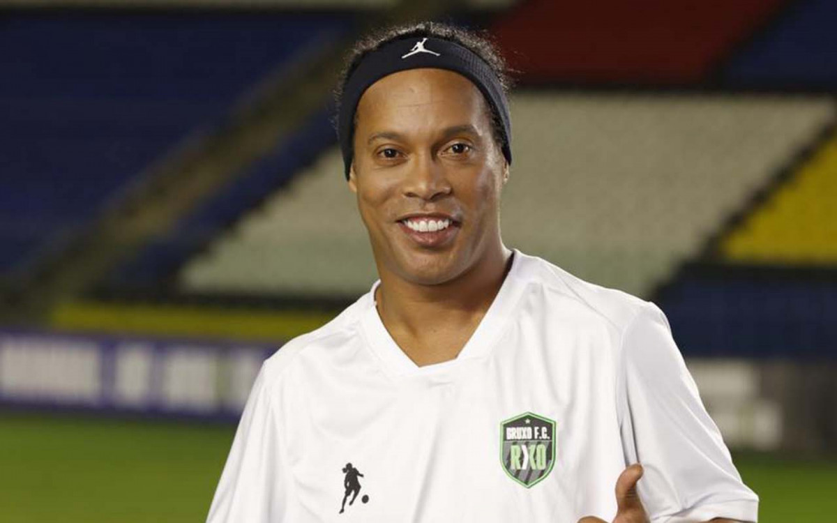 Craques do futebol promovem seletivas para jovens atletas no Brasil