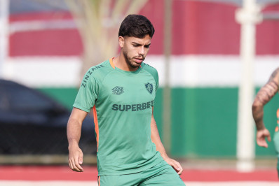 Nonato renasce no elenco do Fluminense em trabalho de Renato Gaúcho