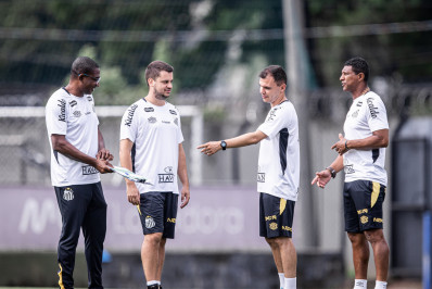 Interino esboça o Santos com time quase igual ao de post de Neymar