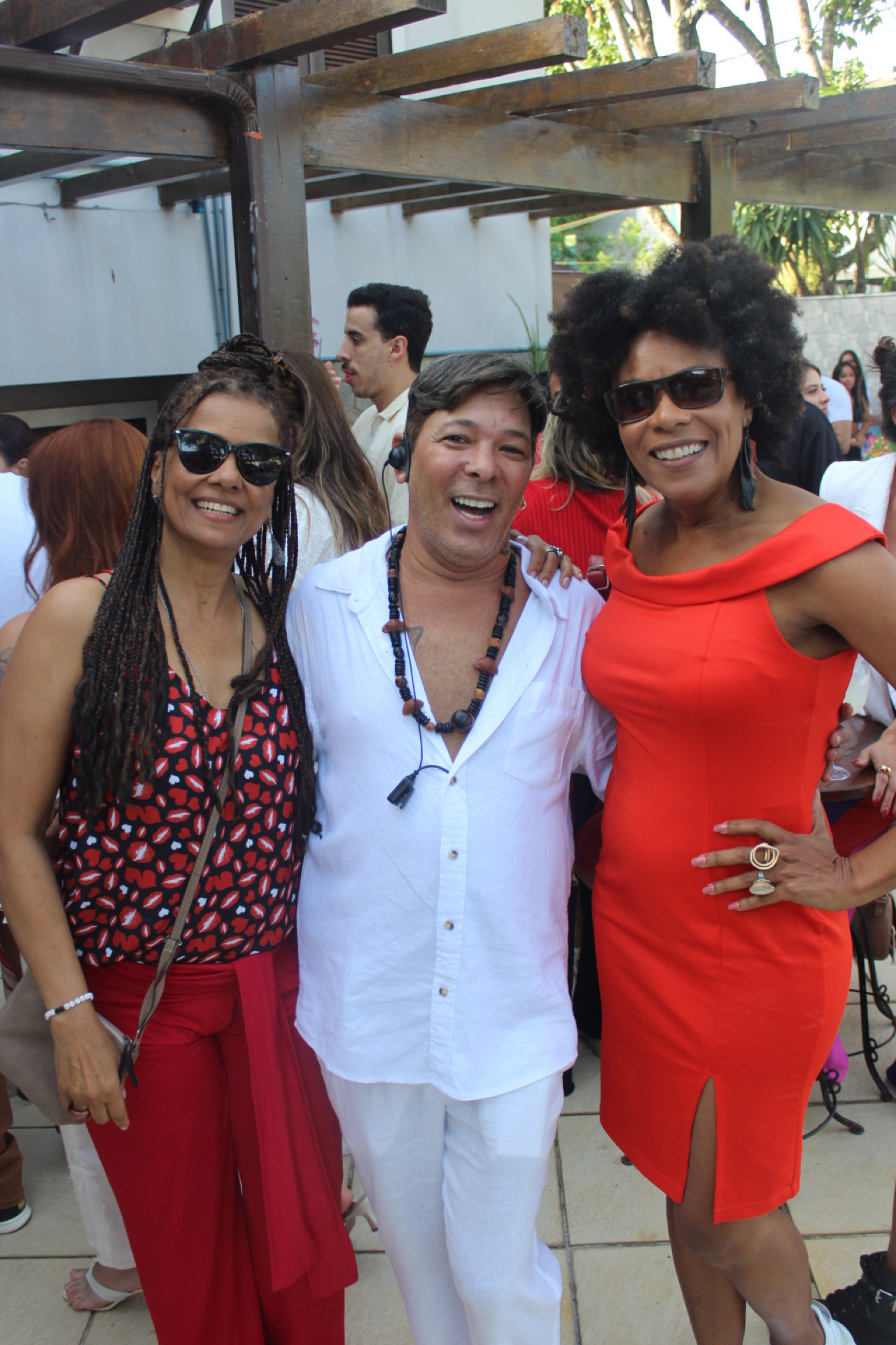 David Santiago e as atrizes Lica Oliveira e Maria Ceiça - Reprodução/Luiz Mafra