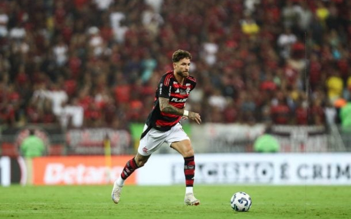 Momento de Léo Pereira faz Filipe Luís cogitar três zagueiros no Flamengo