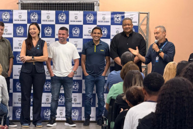 CIEP Haroldo Barbosa ganha nova quadra de esportes em Nilópolis