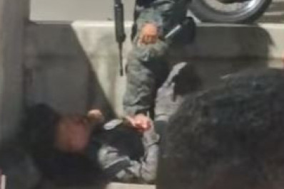 PMs ficam feridos em acidente durante perseguição na Avenida Brasil