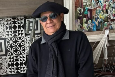 Zeca Pagodinho encanta internautas ao atualizar look de frio: 'Elegante demais'