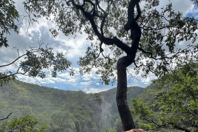 Grazi Massafera exibe registros na Chapada dos Veadeiros