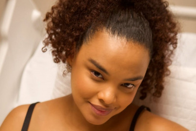 Lucy Ramos fala sobre processo de amamentação: 'Dor no peito' 