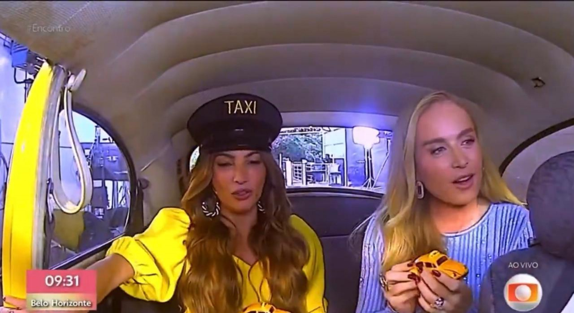 Angélica e Patrícia Poeta chegam ao 'Encontro' de Fusca amarelo  - Reprodução / TV Globo 