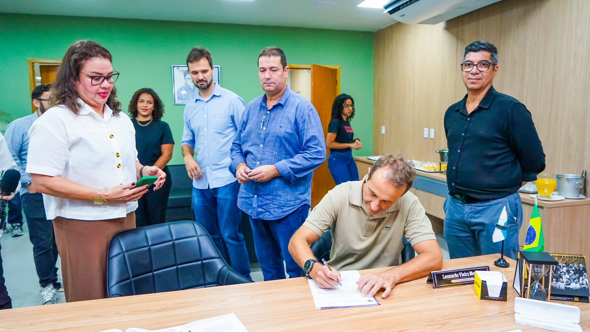 Na ocasi&atilde;o, tamb&eacute;m foram entregues os alvar&aacute;s de funcionamento e a licen&ccedil;a ambiental - Gilberto Rocha