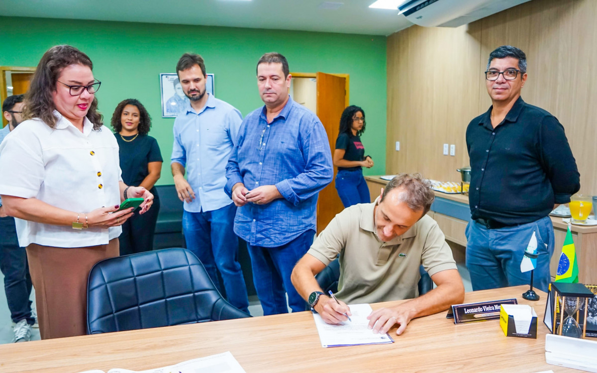 Na ocasião, também foram entregues os alvarás de funcionamento e a licença ambiental