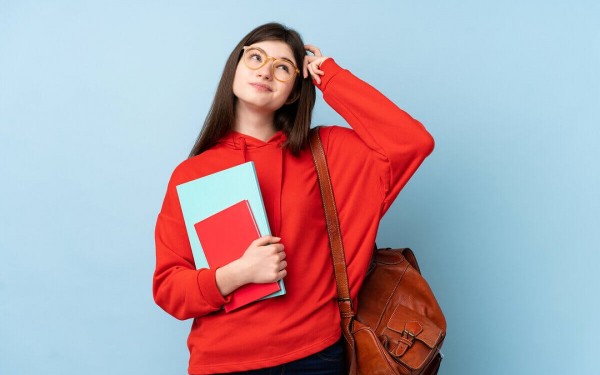 Saber empregar corretamente as palavras &eacute; importante para escrever uma boa reda&ccedil;&atilde;o (Imagem: Luis Molinero | Shutterstock)