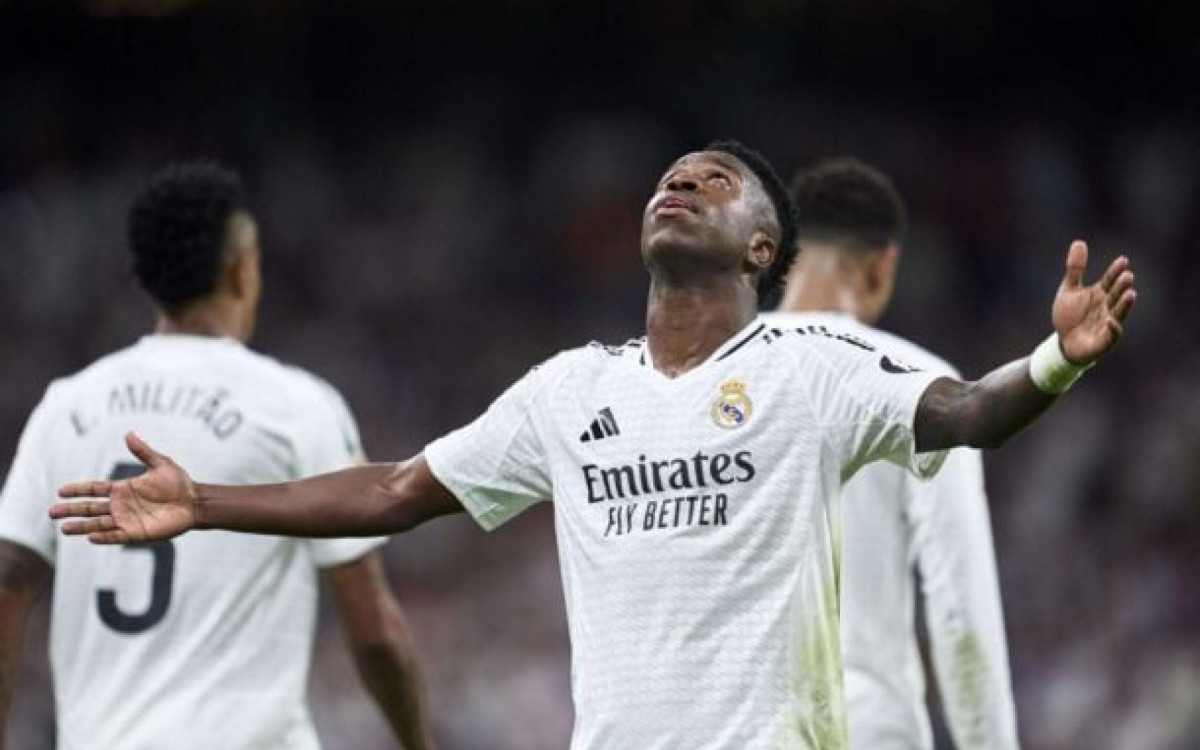 Vini Jr &eacute; alvo de ataques da torcida do Barcelona antes da final da Copa do Rei