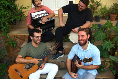 Grupo Flor de Cactus convida Mari Braga para apresentação gratuita em Niterói