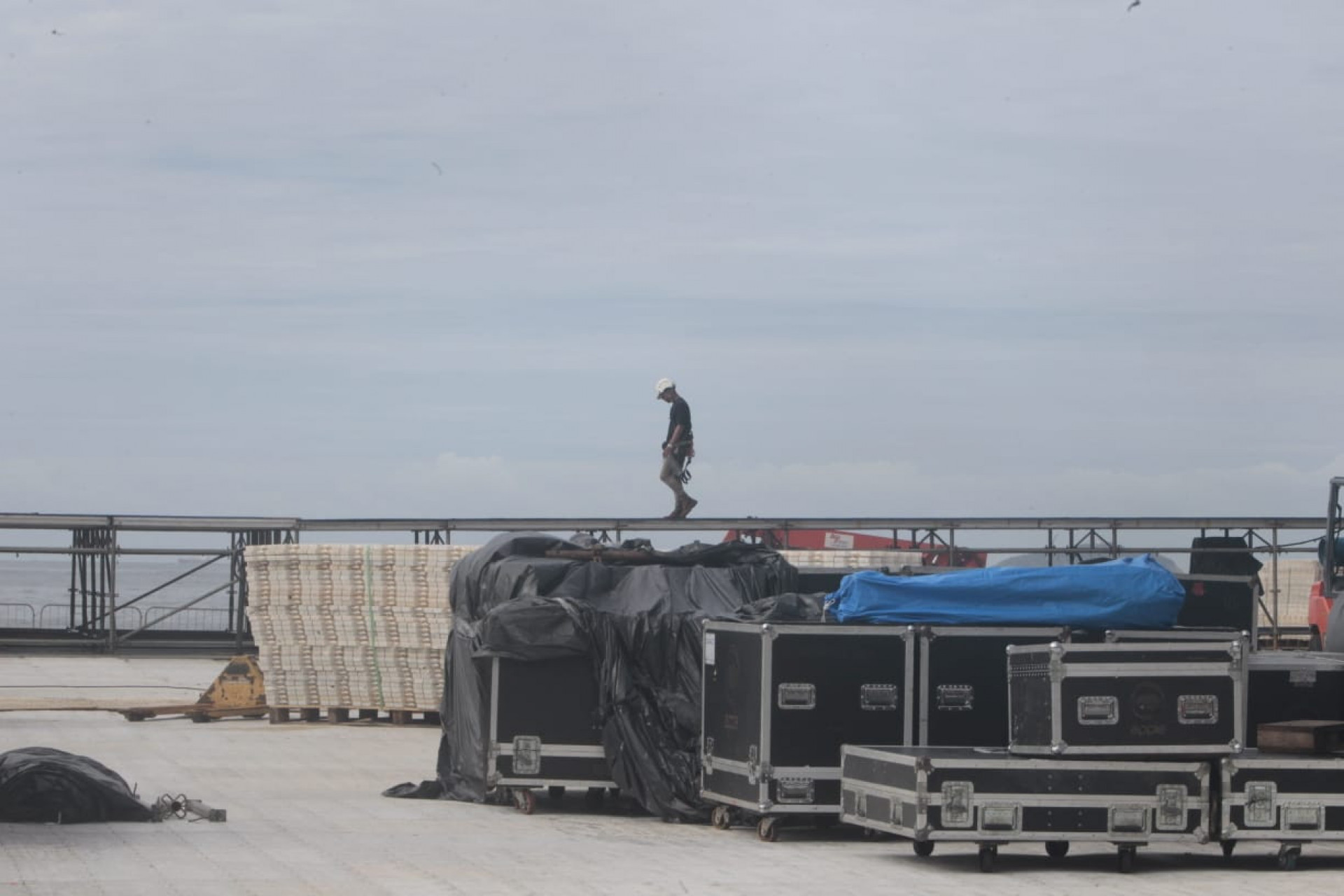Montagem do palco do show de Lady Gaga em Copacabana segue a todo vapor - Reginaldo Pimenta / Agência O Dia