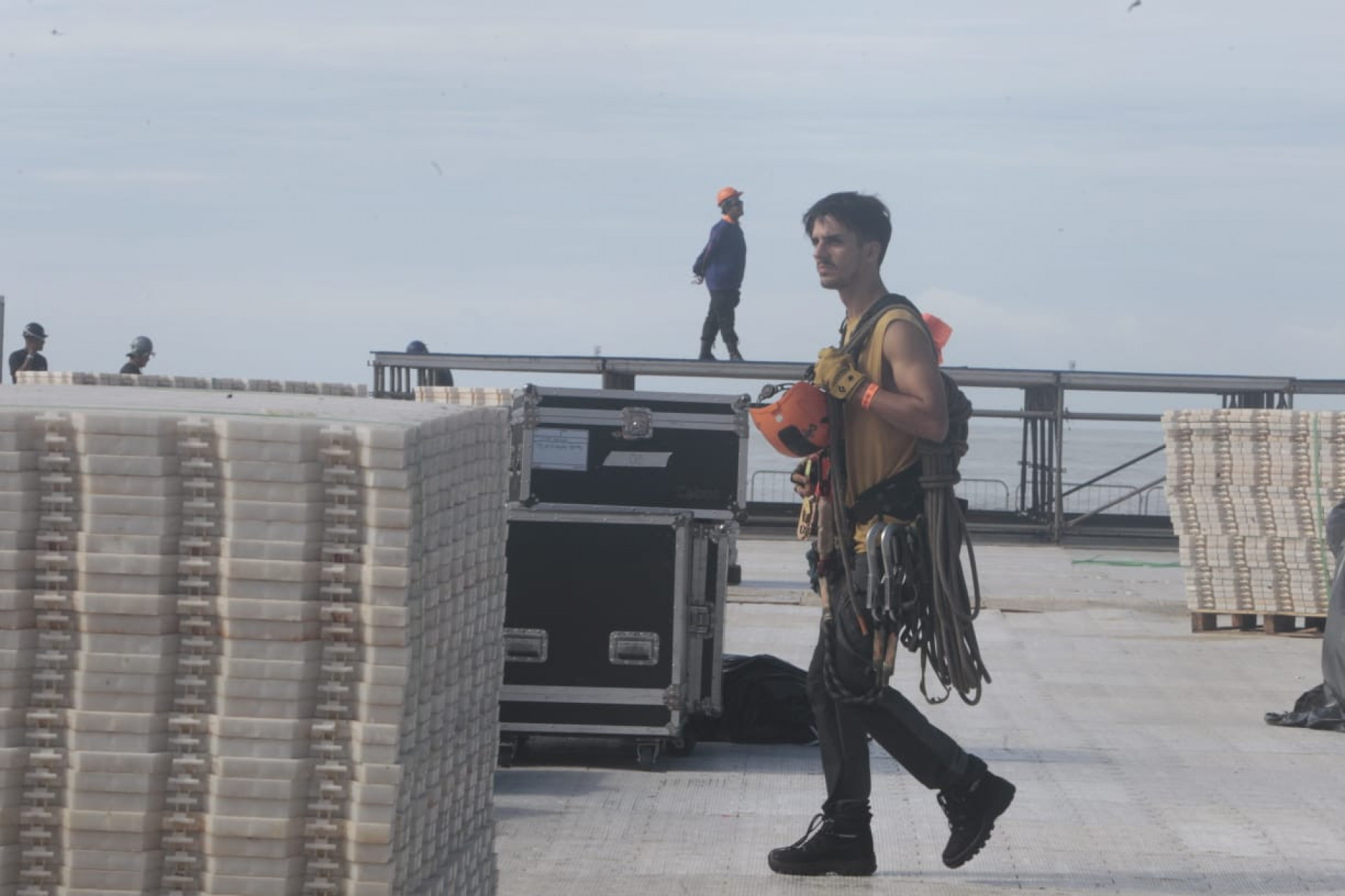 Montagem do palco do show de Lady Gaga em Copacabana segue a todo vapor - Reginaldo Pimenta / Agência O Dia