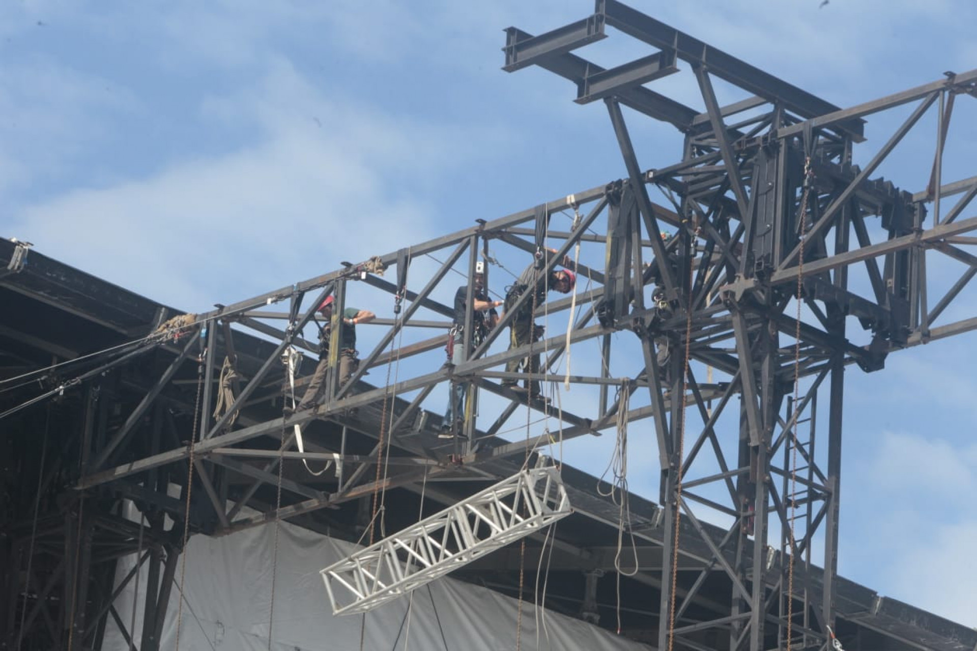 Montagem do palco do show de Lady Gaga em Copacabana segue a todo vapor - Reginaldo Pimenta / Agência O Dia