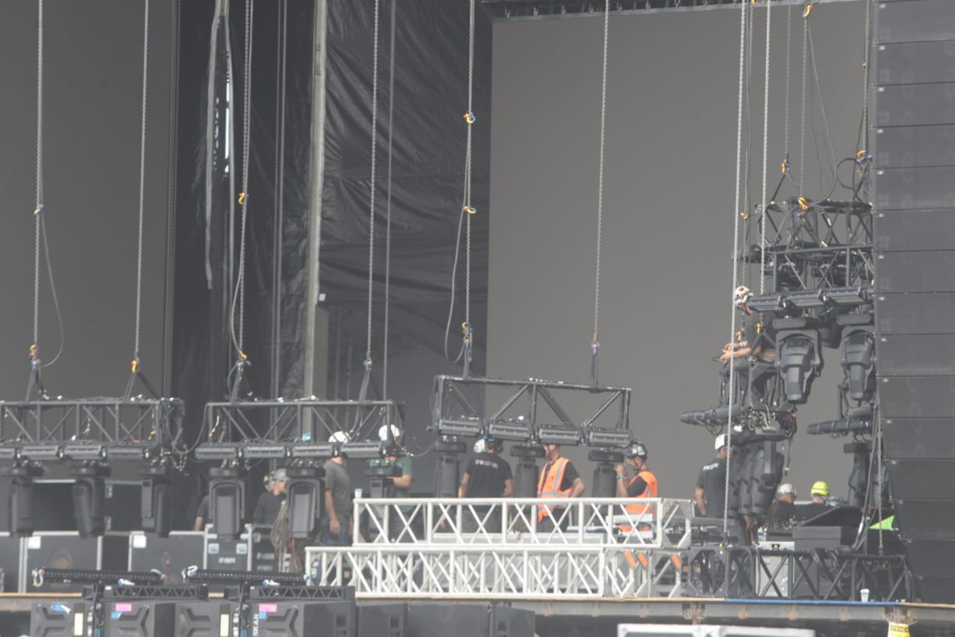 Montagem do palco do show de Lady Gaga em Copacabana segue a todo vapor - Reginaldo Pimenta / Agência O Dia