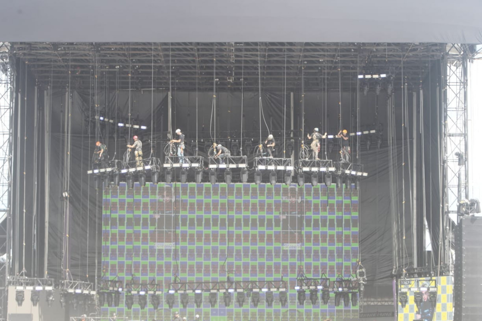 Montagem do palco do show de Lady Gaga em Copacabana segue a todo vapor - Reginaldo Pimenta / Agência O Dia