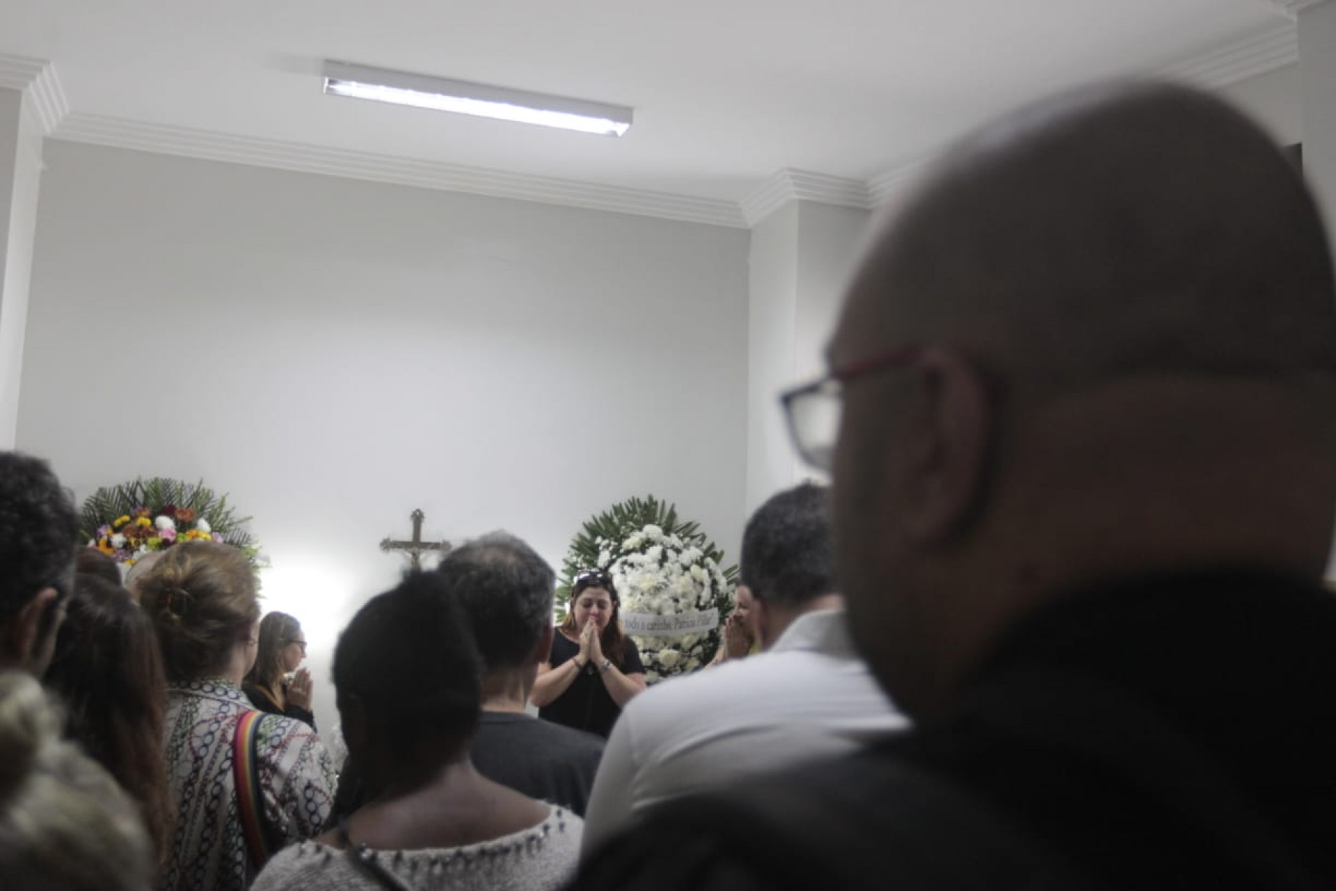 Renata se despede da mãe, a atriz Lúcia Alves - Reginaldo Pimenta / Agência O Dia