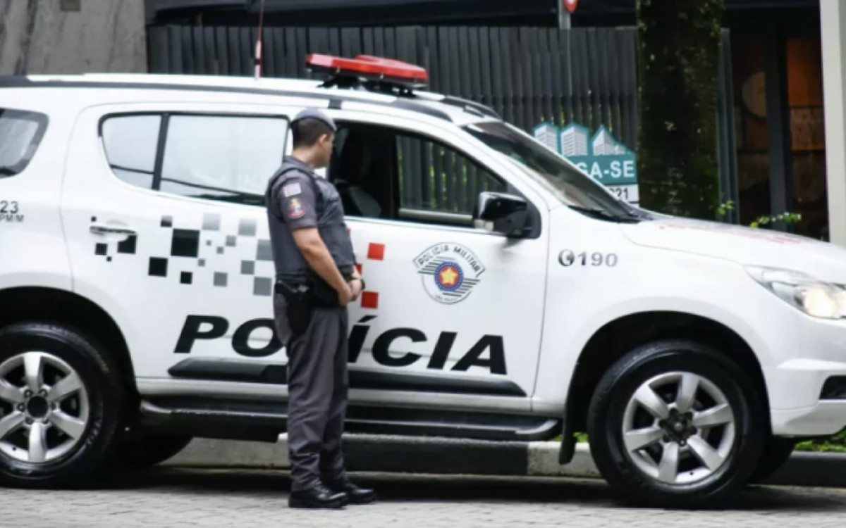 Segundo informações do registro policial, o assalto ocorreu por volta das 12h no bairro nobre de SP