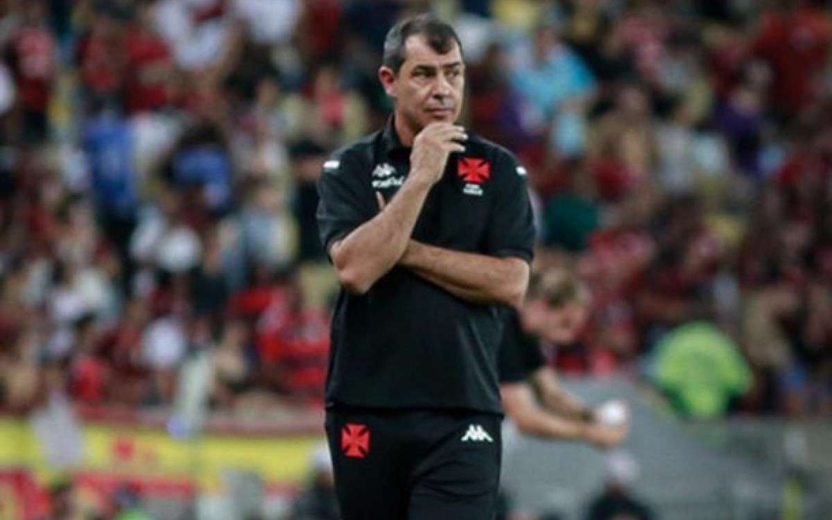 Vasco demite o t&eacute;cnico F&aacute;bio Carille