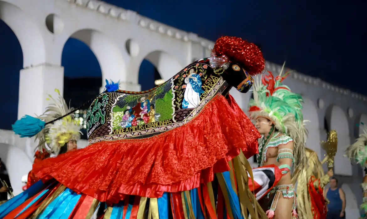 Grupos de Bumba Meu Boi do Maranhão se apresentam no Rio