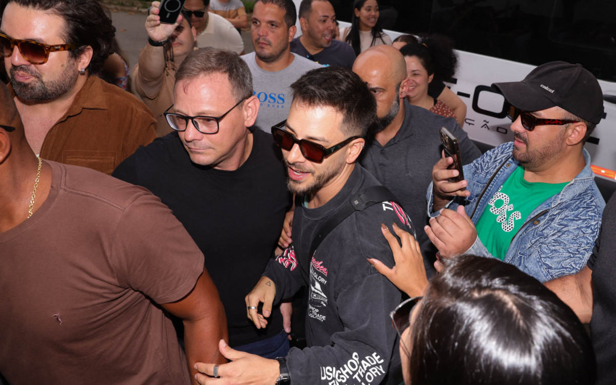 Junior Lima na chegada ao Rio de Janeiro