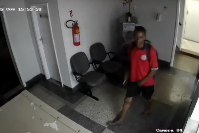 Vídeo: igreja é invadida e furtada em plena luz do dia no Engenho Novo