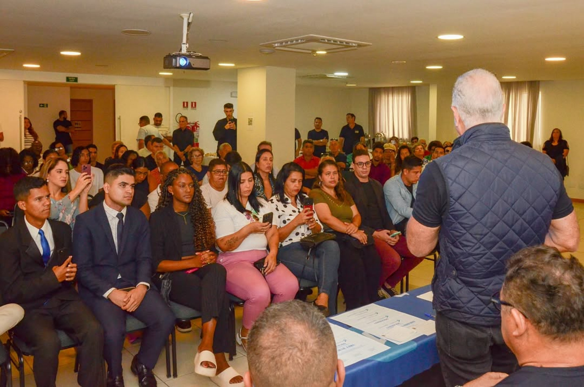 Deputado federal Júlio Lopes discursa no evento - Reprodução