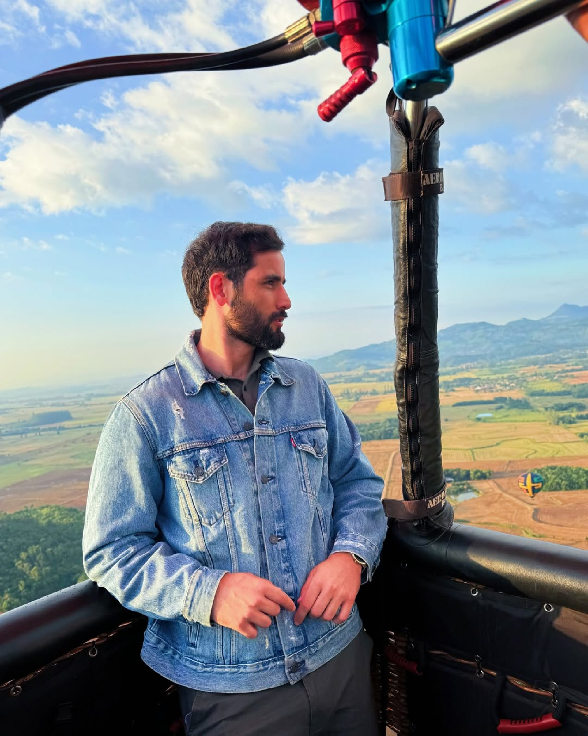 Ex-BBB Matteus Amaral aproveita passeio de balão em Santa Catarina - Reprodução / Instagram