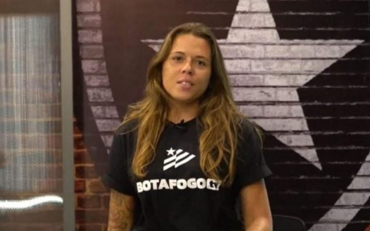 M&atilde;e se diz v&iacute;tima de golpe aplicado por suposta amante de ex-Botafogo: ‘triste esse car&aacute;ter’